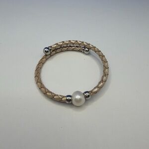 Beige Braided Leather Bracelet with Pearl and Silver Accents